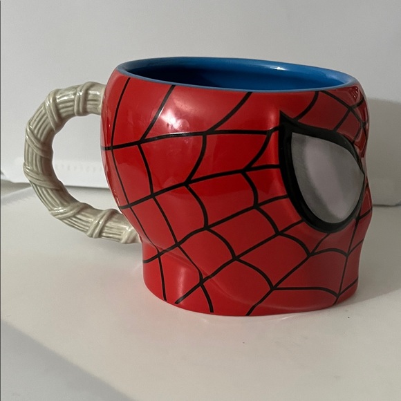 16 oz Disney Spider-Man Mug - Picture 5 of 6